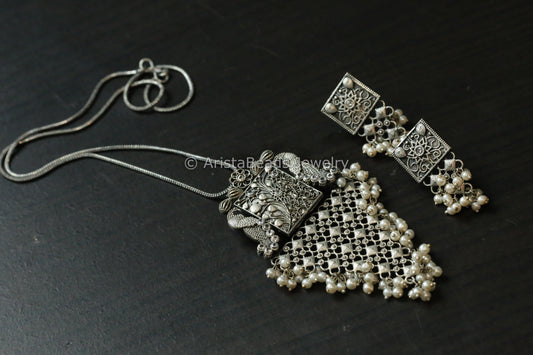 Silver Tone  Necklace Set - Clear