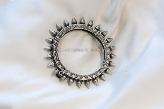 Silver Look Alike Spike Pacheli (openable)