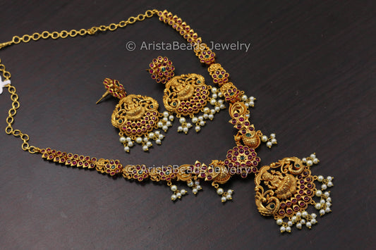 Antiques Gold Kemp Necklace Set