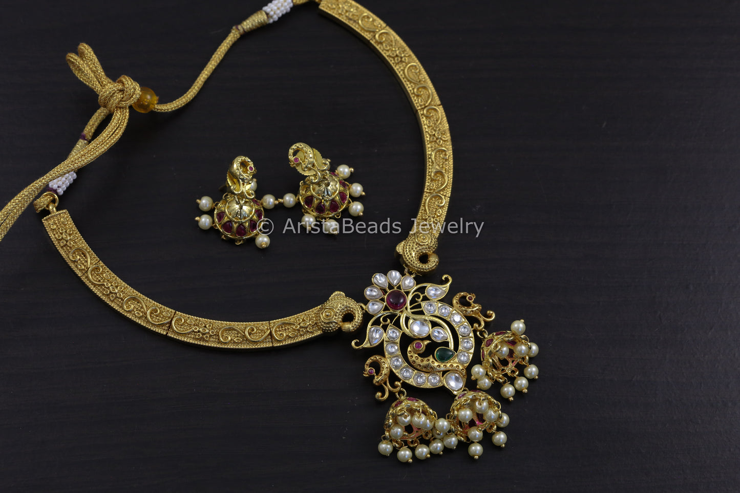 Kemp & Kundan Hasli Necklace Set